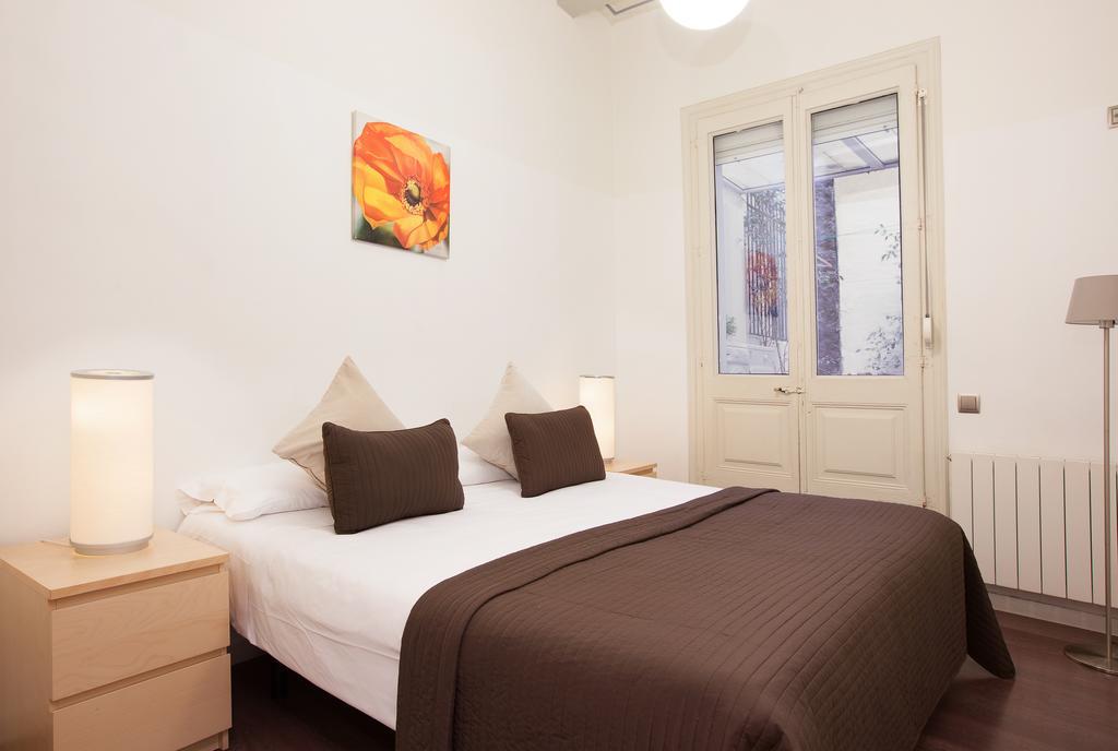 Rent Top Apartments Near Plaza De Catalunya Barcelona Exteriör bild