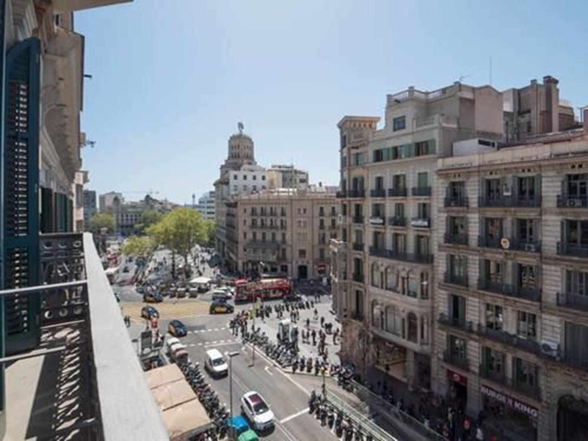 Rent Top Apartments Near Plaza De Catalunya Barcelona Exteriör bild