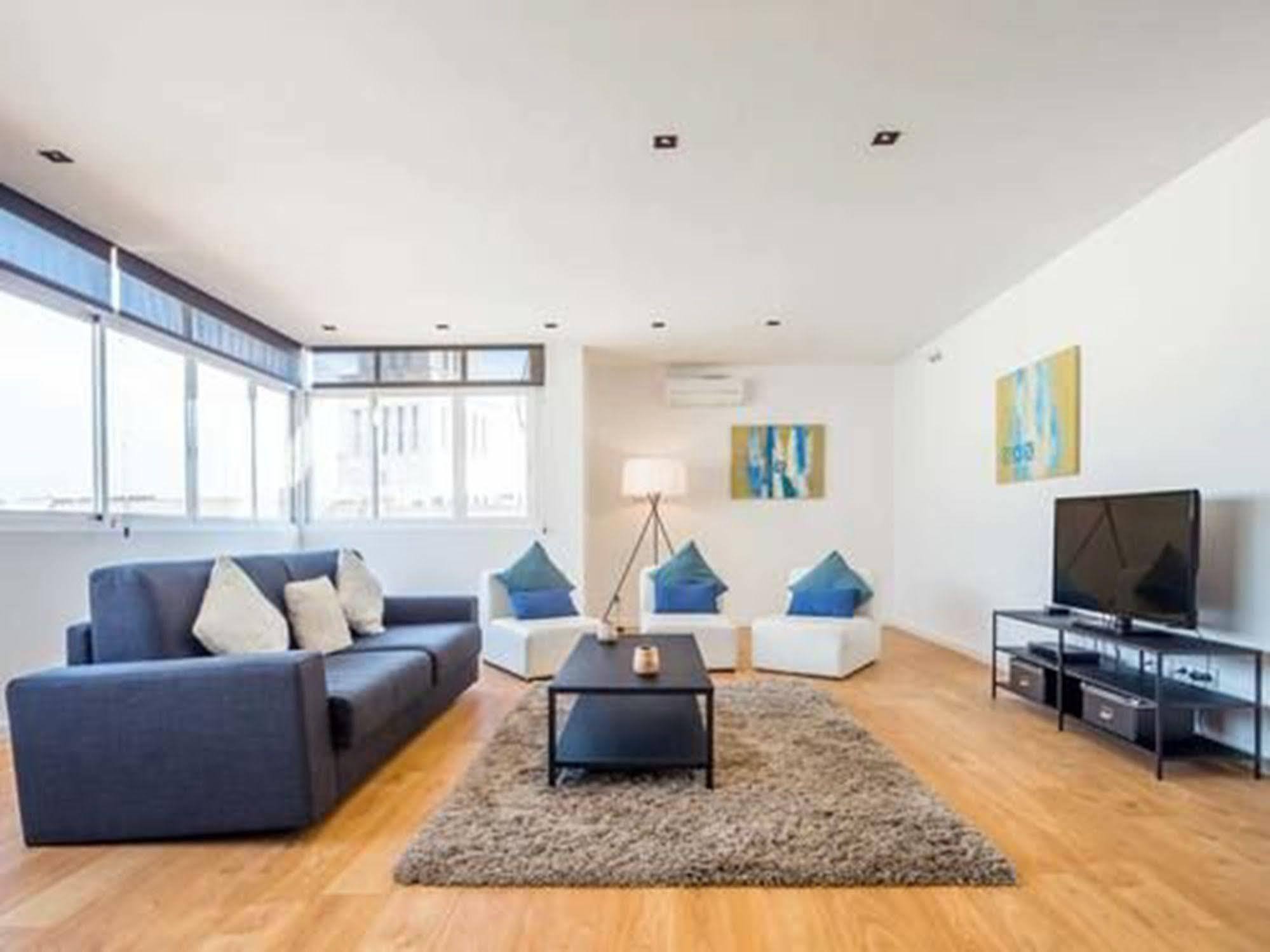 Rent Top Apartments Near Plaza De Catalunya Barcelona Exteriör bild