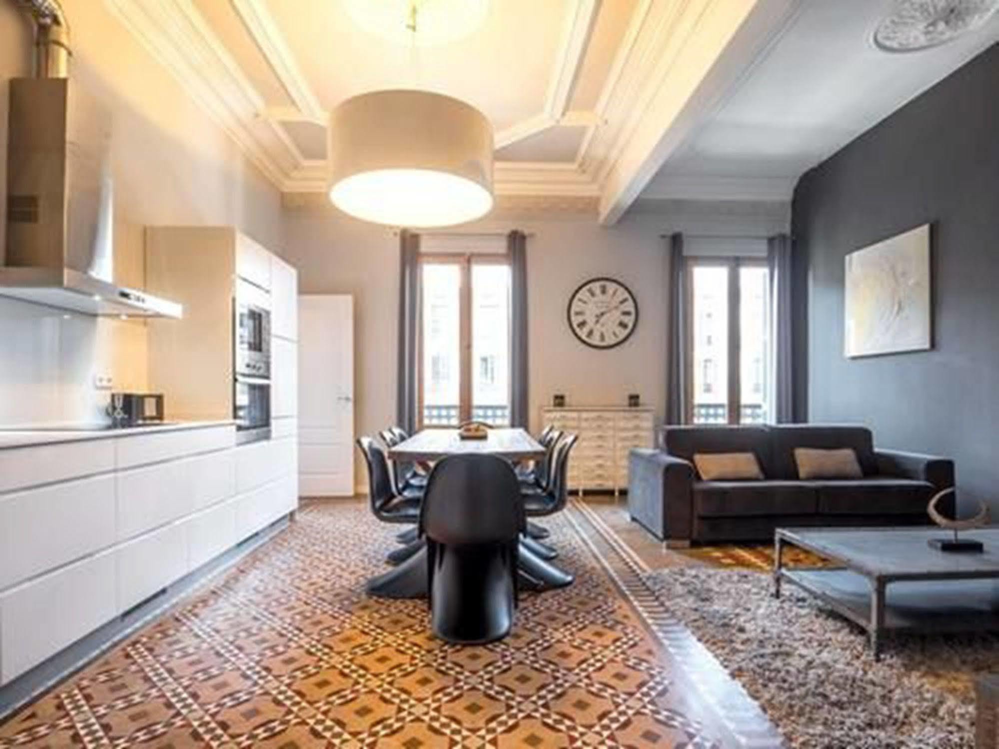 Rent Top Apartments Near Plaza De Catalunya Barcelona Exteriör bild