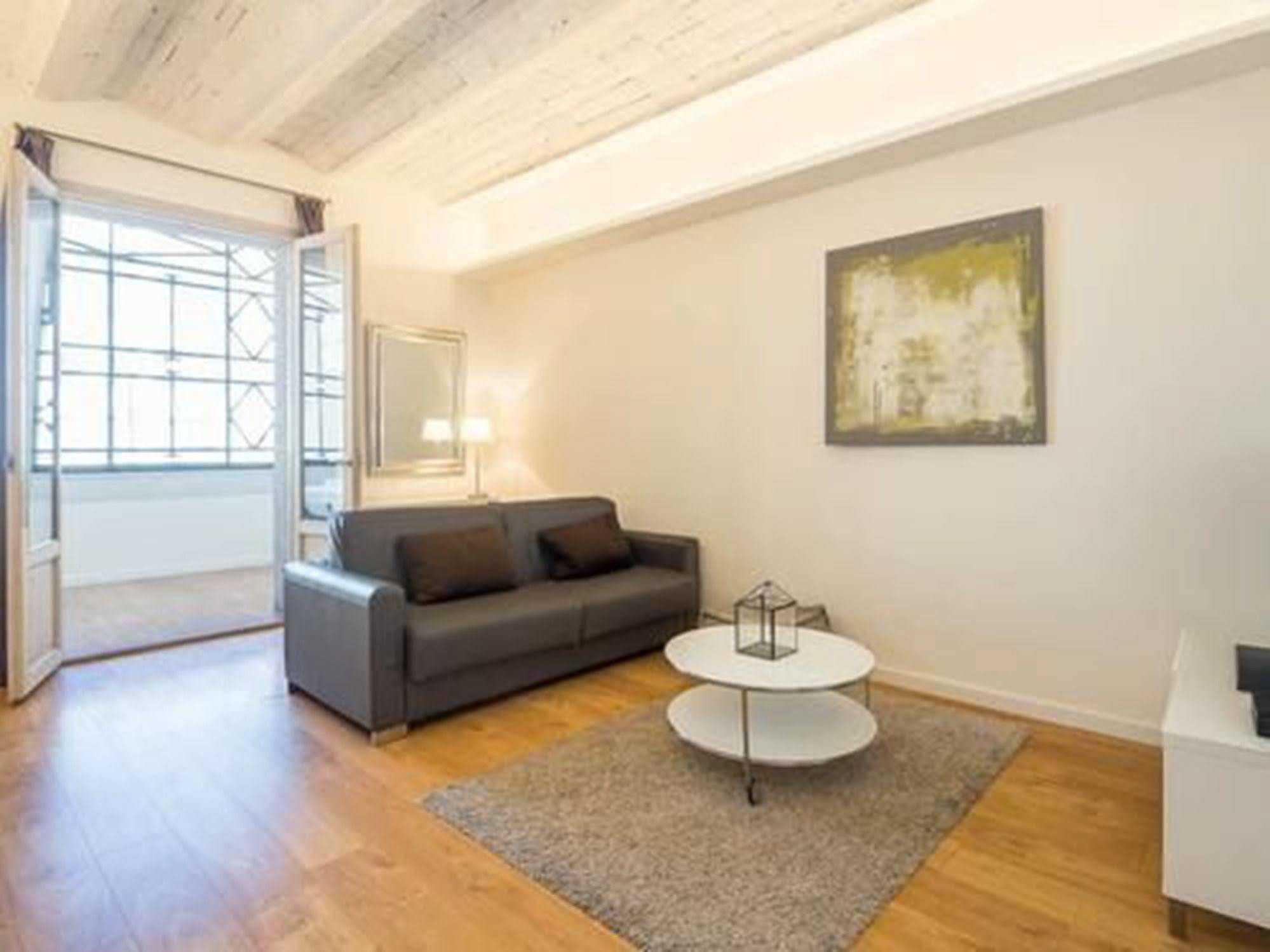 Rent Top Apartments Near Plaza De Catalunya Barcelona Exteriör bild