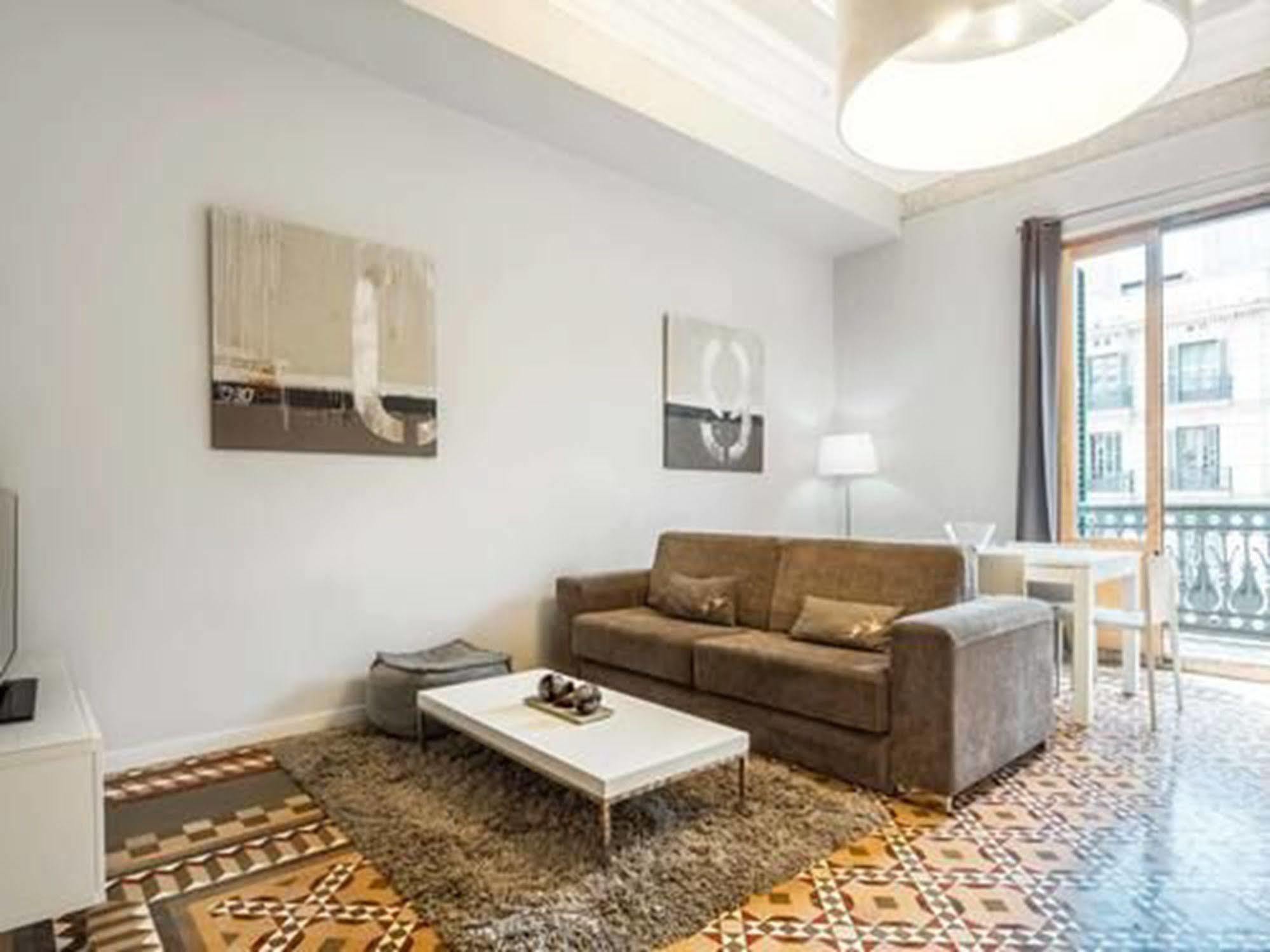 Rent Top Apartments Near Plaza De Catalunya Barcelona Exteriör bild