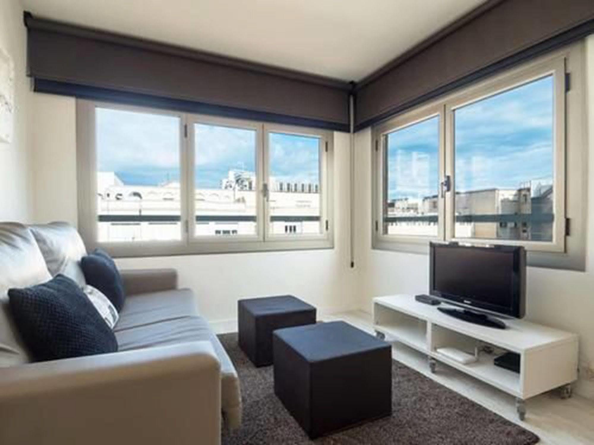 Rent Top Apartments Near Plaza De Catalunya Barcelona Exteriör bild