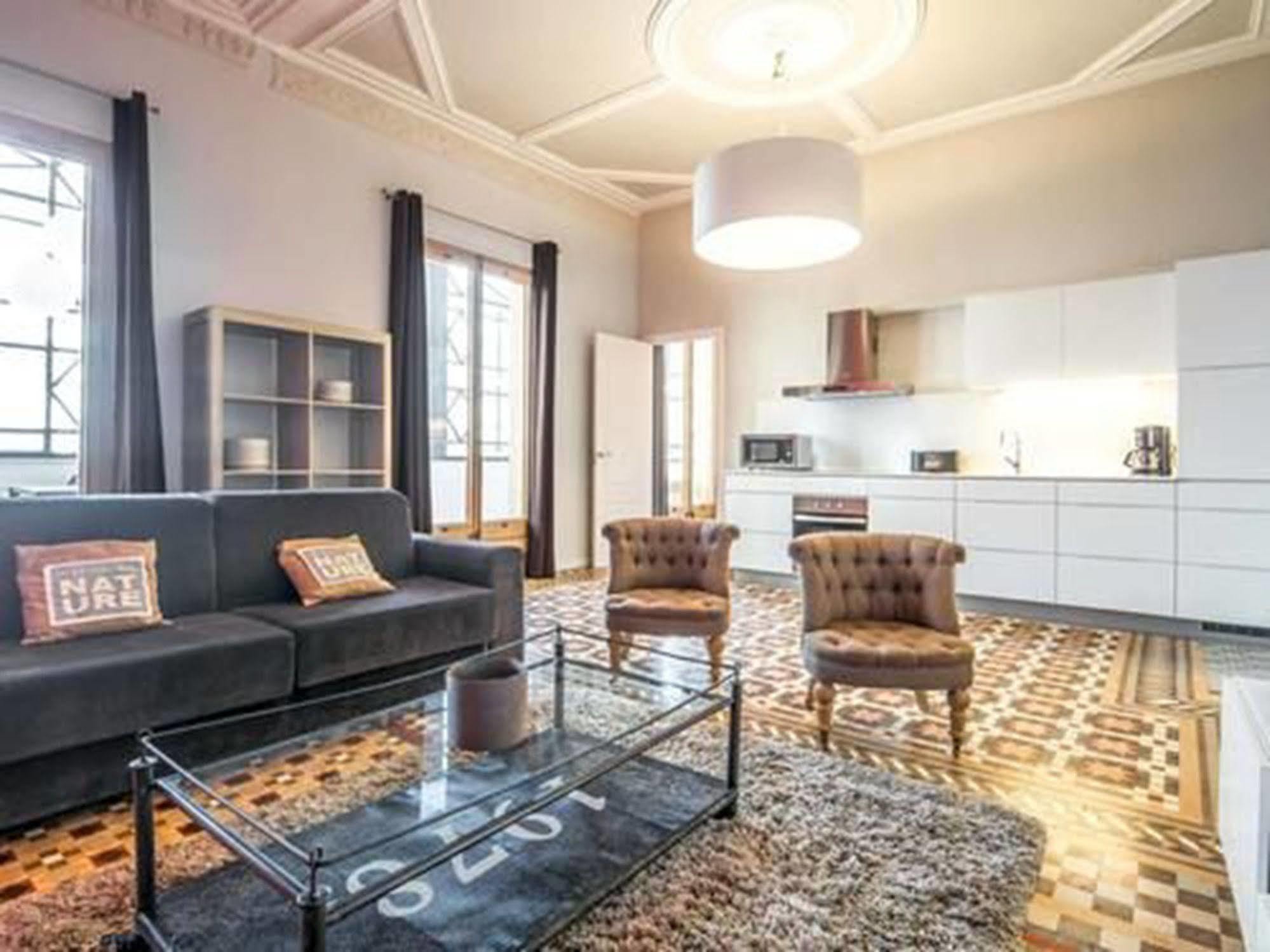 Rent Top Apartments Near Plaza De Catalunya Barcelona Exteriör bild