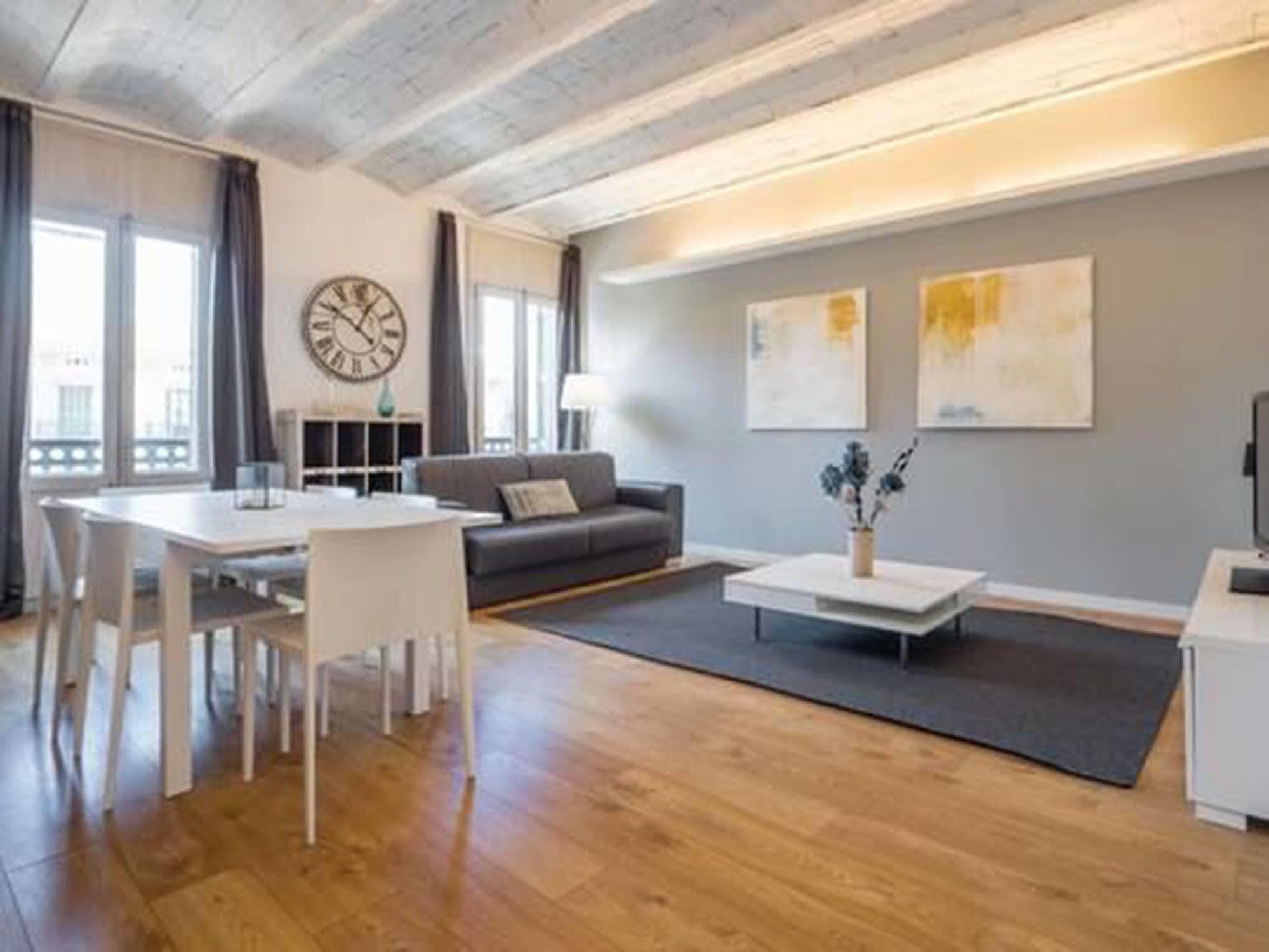 Rent Top Apartments Near Plaza De Catalunya Barcelona Exteriör bild